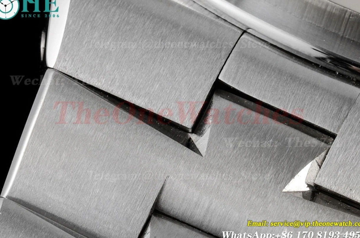 4300V A1120 Overseas Blue SS 8F SS Stk Calendar Perpetual 0330